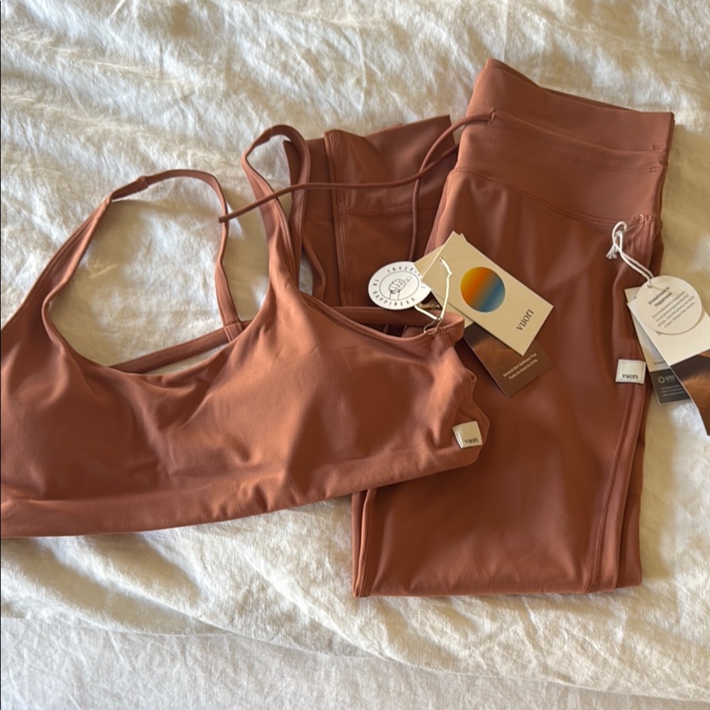 Vuori Daily Leggings & Yosemite Bra